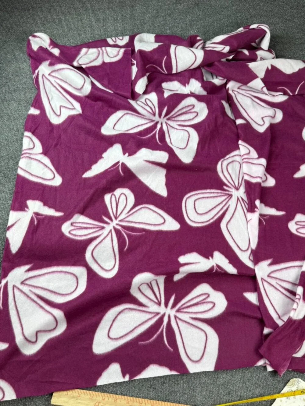 Purple Butterfly Fleece Throw Blanket Plush Soft Polyester Floral 62x48 INCHES